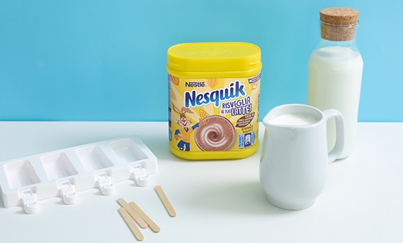 Step 1 ricetta ghiaccioli al nesquik